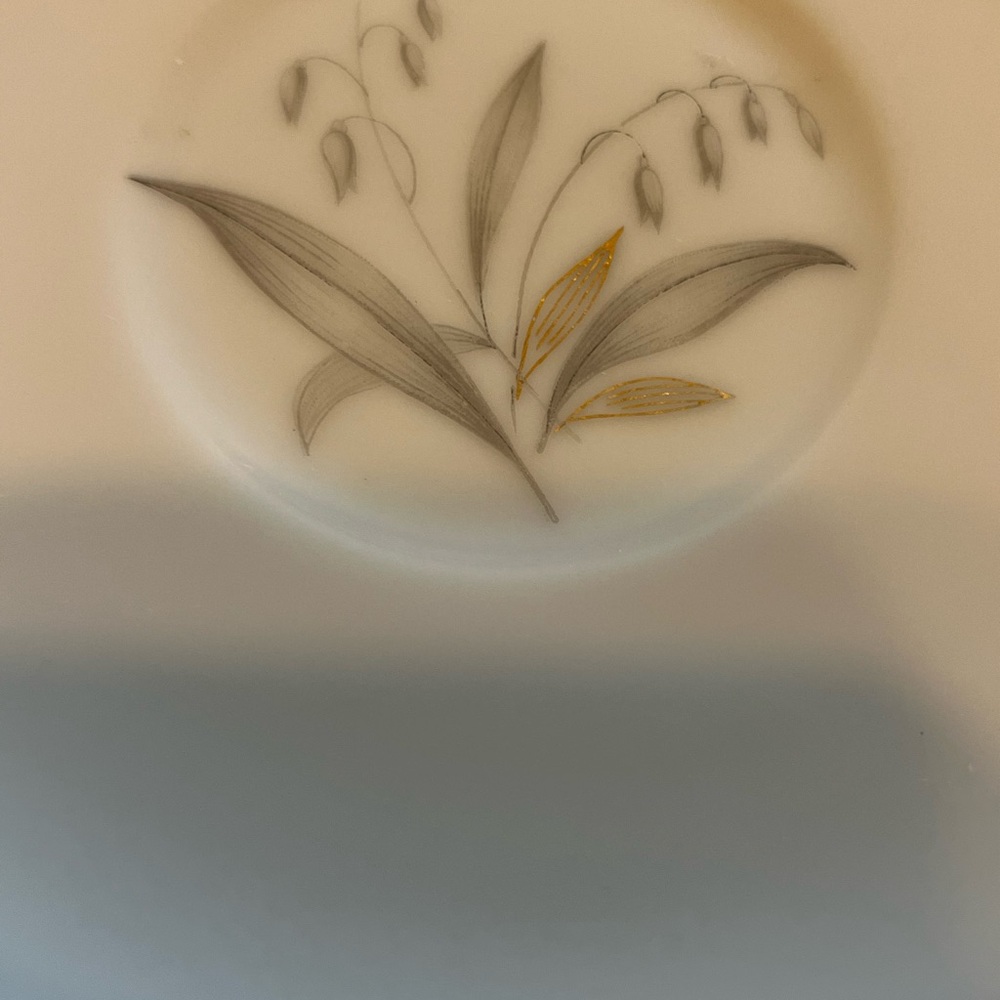 VINTAGE‎ 1961 KAYSONS FINE CHINA GOLDEN RHAPSODY SAUCER CREAM W/GOLD LEAVES/TRIM - Picture 2 of 5